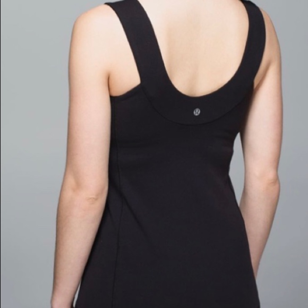 Lululemon 🍋 Scoop Neck Tank size 4 in black. - Picture 2 of 8